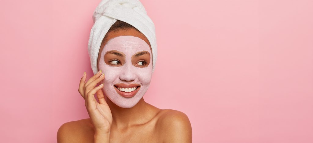 Top 5 Benefits Of Using Pink Clay & Charcoal Face Mask - Everyuth Blogs